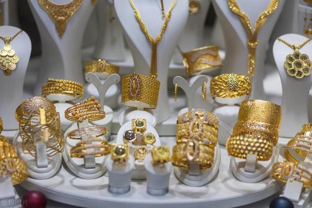 买什么牌子的黄金好一点？黄金品牌排行榜前十名2024年