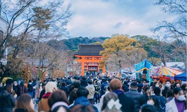 对华反制布局刚落定！高市早苗得意之时惊悉：中国在持续抛美债！