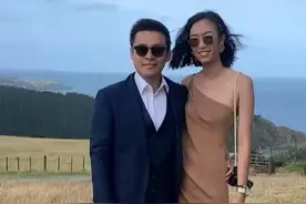 前女友为他殉情，现女友神似亲妈，36岁的霍启仁情史一点不简单图片