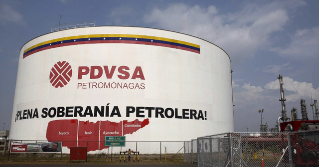 明抢5000万桶石油后，特朗普转头才发现，中国连一桶都不肯买了