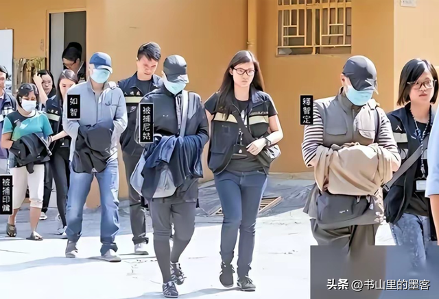 白天念经晚上蹦迪！风流尼姑释智定，东窗事发时，屋里还藏着假发