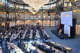 中方与立陶宛掰得彻底，欧盟审查对华投资，27国26个都不敢举手！图片