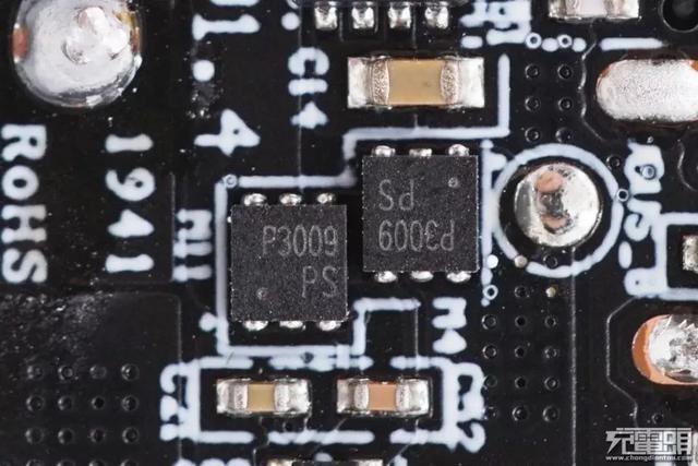vivo移动电源深度拆解，内置功率器件全解析