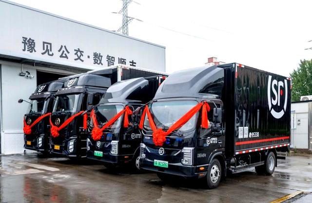 一年亏损四千万，全国陷“关停潮”！艰难求生的公交车，会消失吗