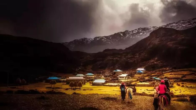 冰川秘境！探访来古冰川群：蓝冰洞、冰塔林，纯净如外星世界