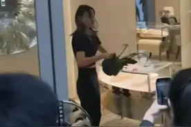 成都女子砸蒂芙尼后续！将赔款或坐牢，朋友爆料：其人品一直很差图片