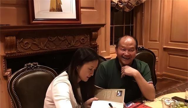 凤凰卫视记者隗静：嫁大30岁美军少将，不满丈夫聊国防话题避开她