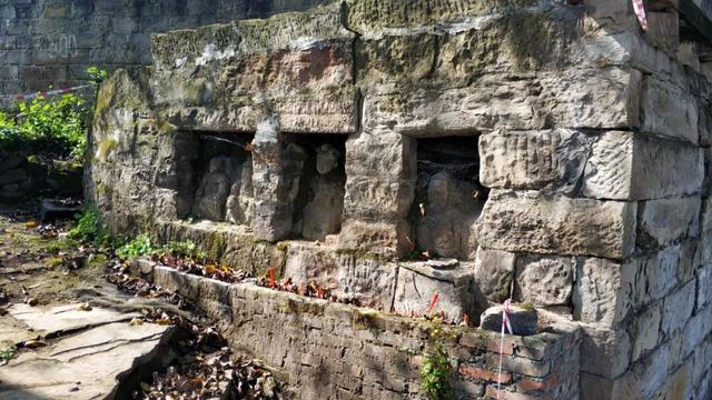 重庆九龙坡有一座明朝大寨，拥有18道城门，相传张献忠在此称帝