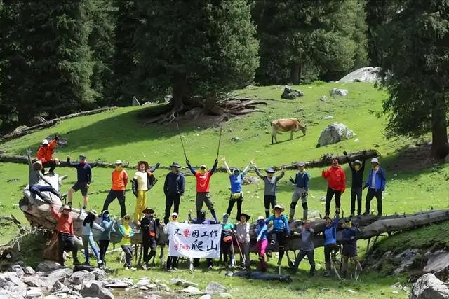 武功山、腾格里火了！徒步的诗与远方，要带“安全”走