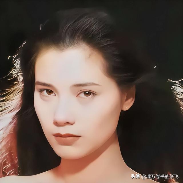 她认干爹，拍风月片，被导演霸王硬上弓，靠山去世后沦为服务员