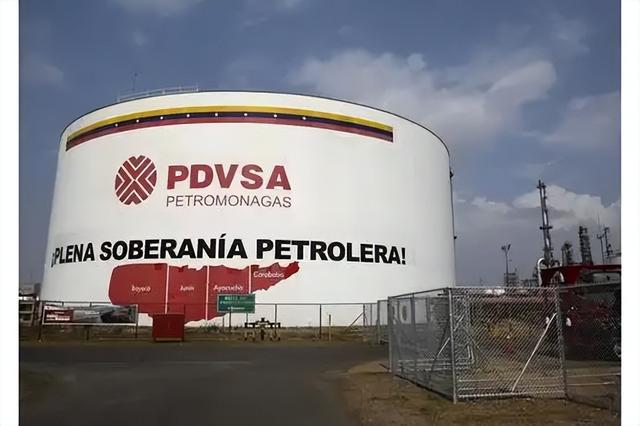 1.5万兵力航母压境！美-南方之矛-直指委内瑞拉，摊牌时刻临近？