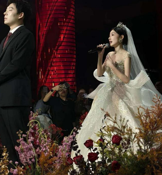 又曝4大瓜！婚前一夜情	、官宣退出、连郭晶晶也遭殃，各个离谱