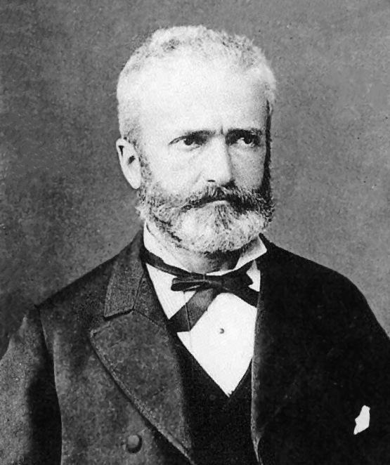 囚禁、乱伦、屈辱，揭露被日本人奉为神明的天皇