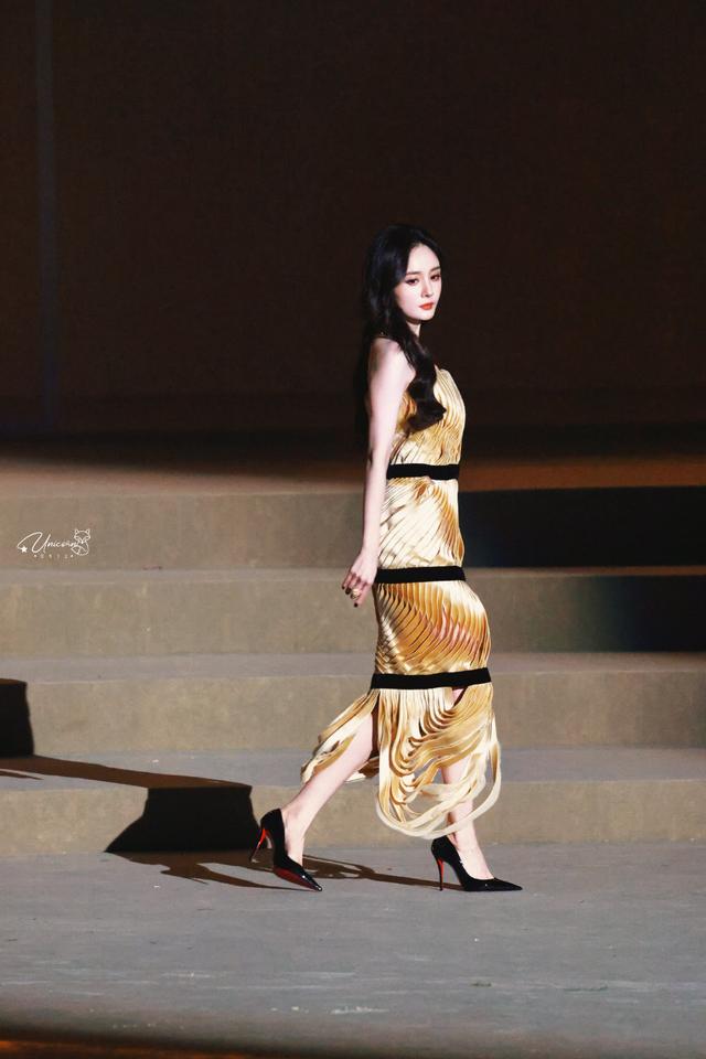 美图福利(22)，刘亦菲、林志玲、杨幂、刘涛、杨雨潼写真套图