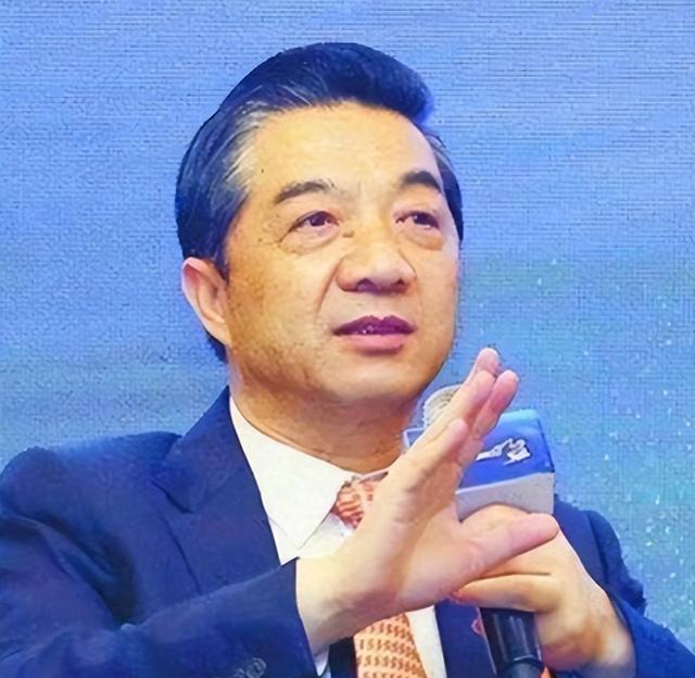美国就算一动不动，中国20年也追不上？九三阅兵后，局势已被改