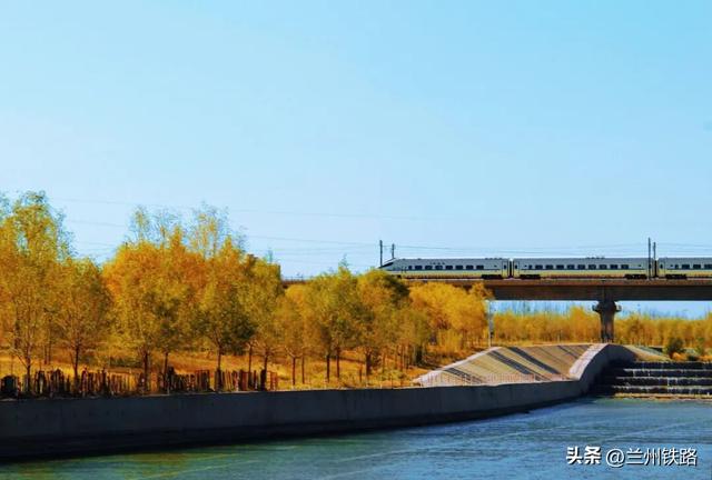 铁道风景线 | 黑河映铁骨，四季见风华