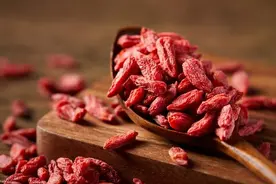 俗语“男人行千里，切莫吃枸杞”是什么意思？到底能不能吃？图片