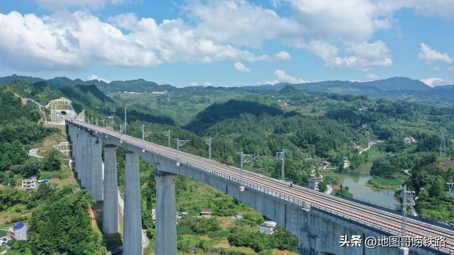 三省博弈十年，线路仍未确定，常岳九铁路到底该怎么选择？