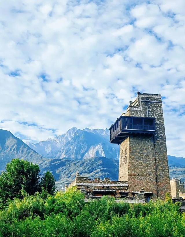 【美丽四川】茂县：云朵上的羌寨 夏日避暑天堂‖柳红樱