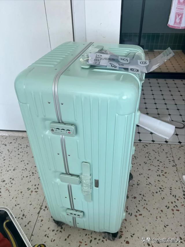 出国带这箱子差点被罚哭，大姐亲历多交3000冤枉钱