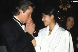 52个情妇、同性传闻、保镖猝死，阿兰德龙却追不到这个中国女人图片