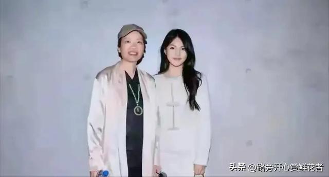 王诗龄回国后在宴会上惊艳到大家!真成财阀千金了,骨子里的优雅