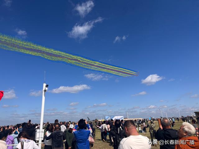 逐梦蓝天魅力绽放 航空展点燃全民热情