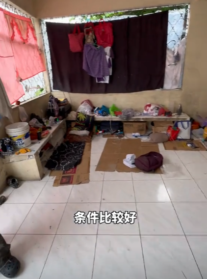 博主探秘菲律宾著名“活死人区”，贫民蹭坟墓住，精神状态却很好