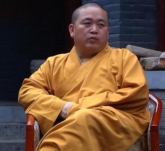 释永信老家村民：早年他大哥从少林寺带回一个装满钞票的尼龙袋子