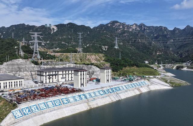 河北易县：抽水蓄能电站配套工程500千伏特高压送出线路投运