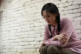 小巷人家：宋莹至死不知，最疼爱的珊珊竟筹谋3次哄骗霸占2间房图片