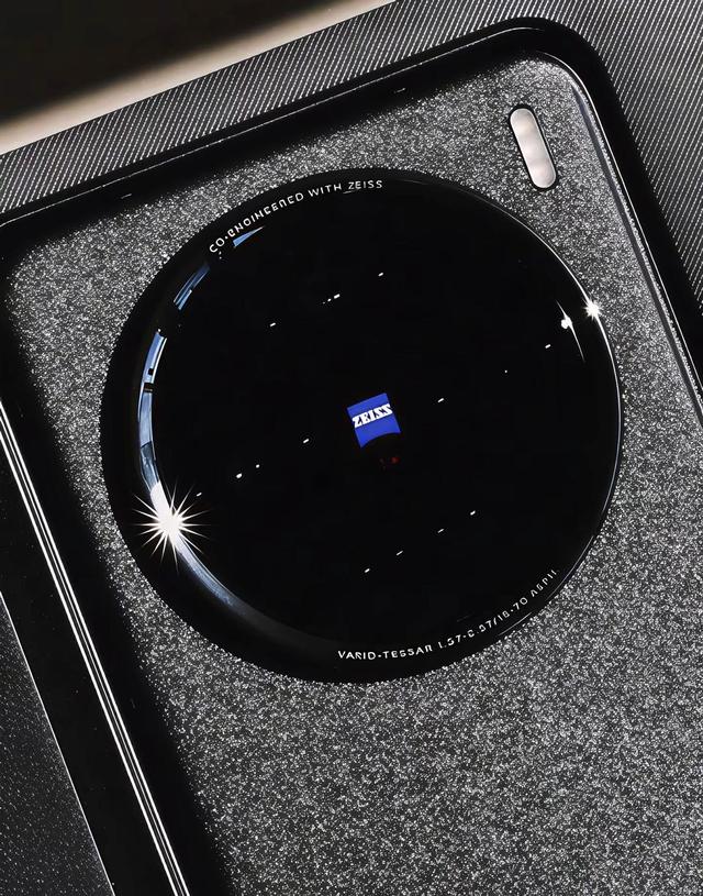 拿到vivo新机那一刻，拍照实力震撼我，100倍变焦如望远镜