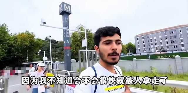 印度网红跑武汉穷游，专找破旧地方拍，想曝光中国贫穷落后的一面