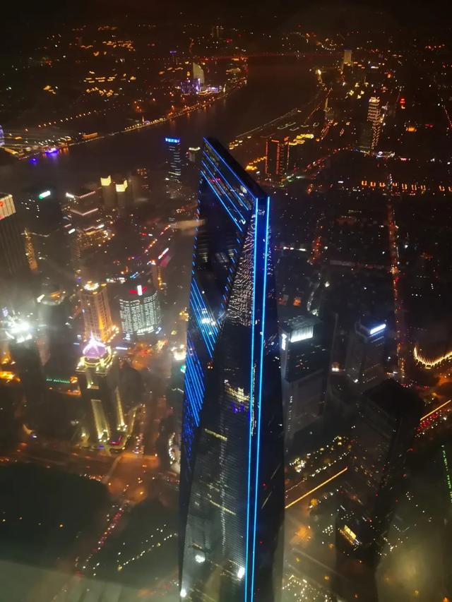 为了这些超绝的Citywalk机位，总要逛一趟上海吧~