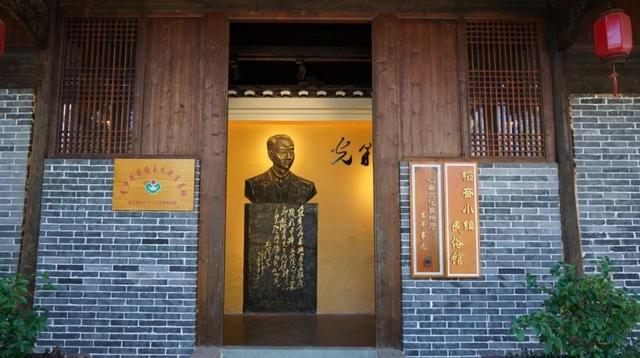 游在鹰潭｜学生搭子团秋季攻略！轻松玩转4大宝藏地「全球学子嘉游赣 奇绝鹰潭逍遥游」