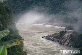 【秘境墨脱】果果塘大拐弯：雅鲁藏布地质奇观图片