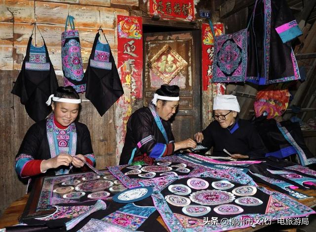 躲进三江的山水里，是治疗精神内耗的顶级解药