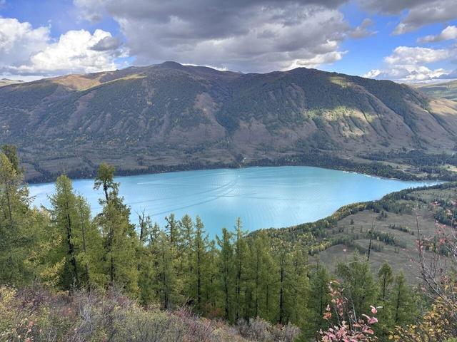 五彩斑斓喀纳斯