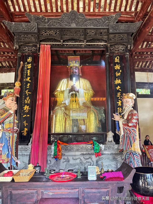 阆中古城的中天楼和张飞庙