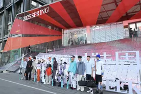 2025中国国际时装周（春季）在北京开幕图片