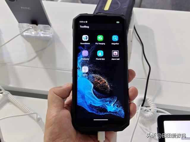 HTC 六机亮相 GITEX 2025！ 会于秋季发售