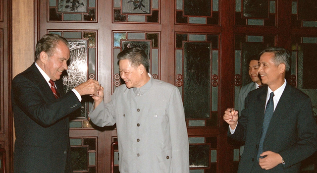 李瑞环说：叶选平是叶帅的儿子，但水平比我高，为啥不能当省长？