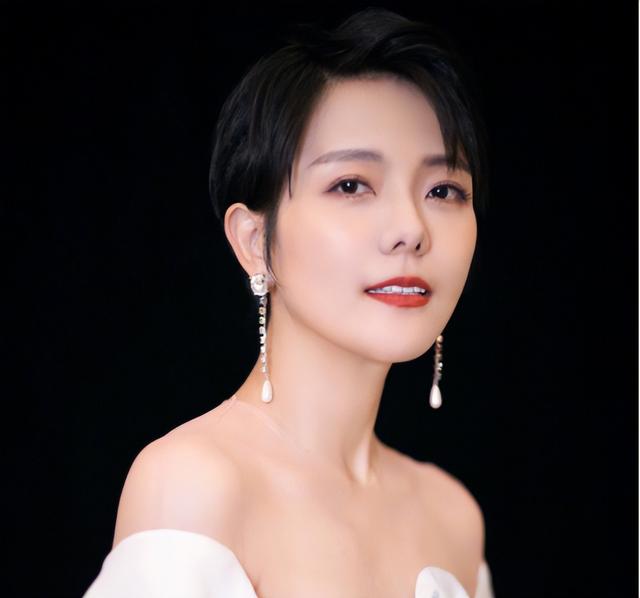 钱再多有什么用？被紧急送医院的汪涵老婆，给所有40岁女性提了醒