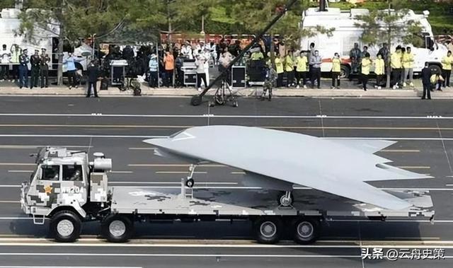 高市早苗通知全球，不撤回涉台言论，话音刚落，解放军攻击11亮相