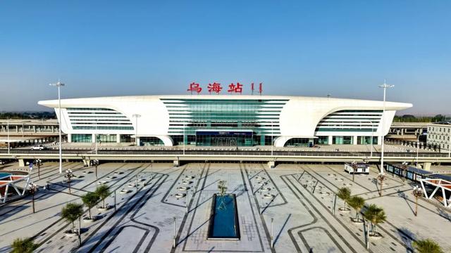 人均小纸箱！车站安检仪扫出一堆小圆球……