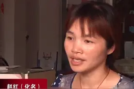 神秘男子每天买彩票，中奖也不去领，警方调查后发现其身份不简单图片