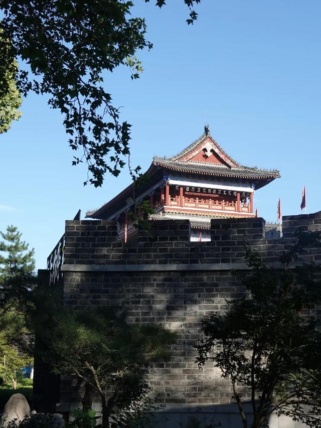 山东，有一座2000年前的一线城市，去青州古城赶一场槐花雨