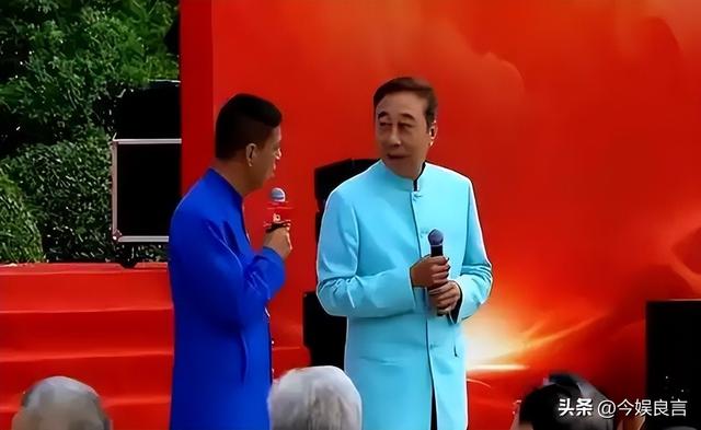 闫学晶没想到，2026年刚开年	，老搭档冯巩就给她上了生动一课