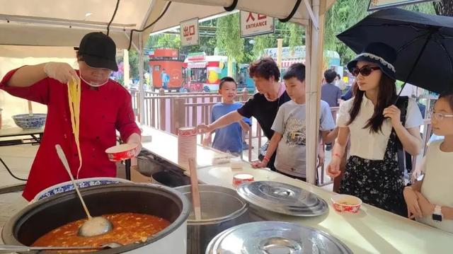 看演出、体验非遗、吃万人长寿面、听音乐会......在石景山从早玩到晚