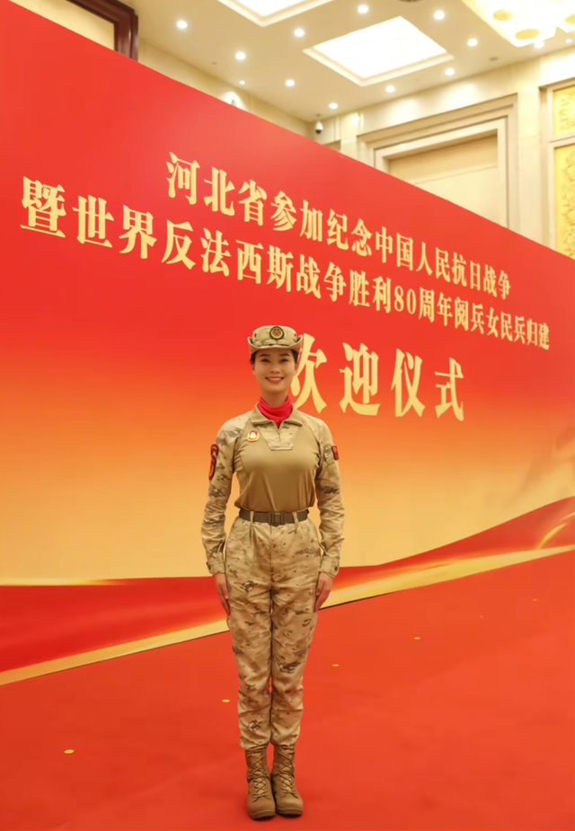 太牛了！女民兵李思颖阅兵回家仅半天,母亲就宣布其新身份，恭喜